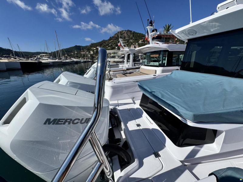 Axopar 38 Cross Cabin