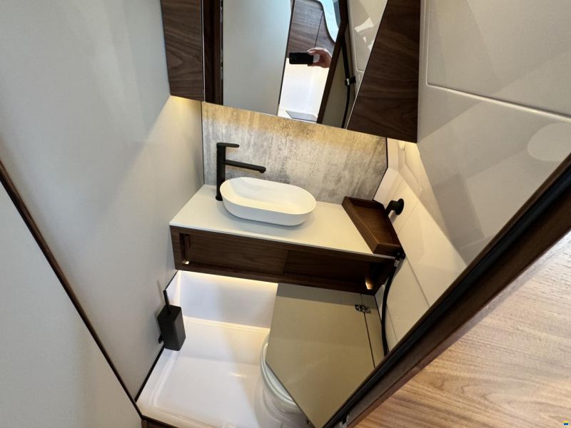 Axopar 38 Cross Cabin