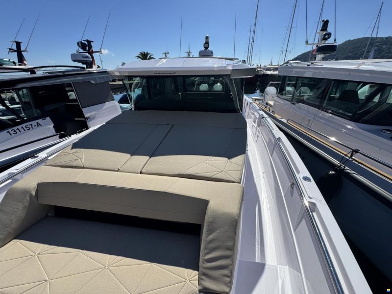 Axopar 38 Cross Cabin