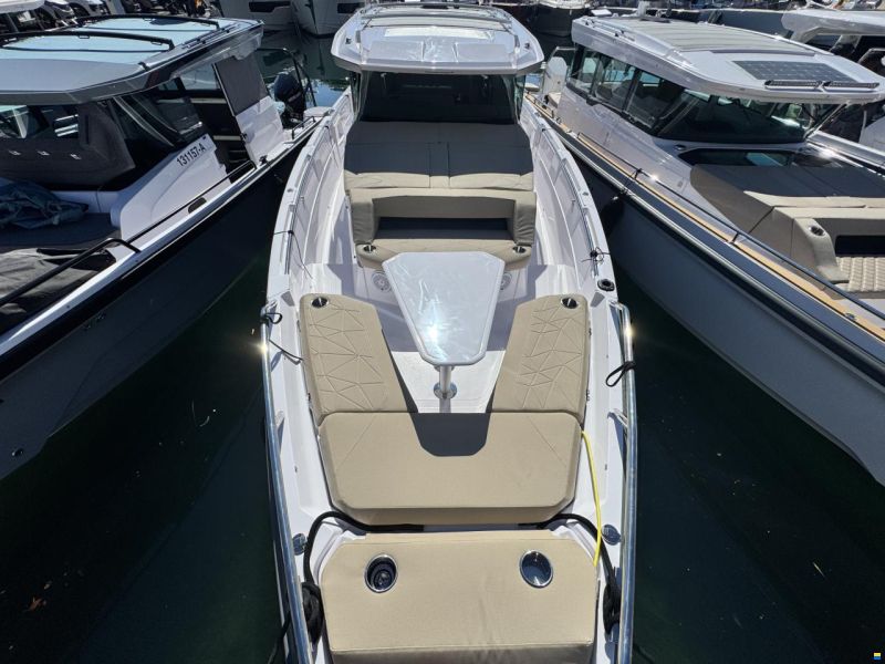 Axopar 38 Cross Cabin