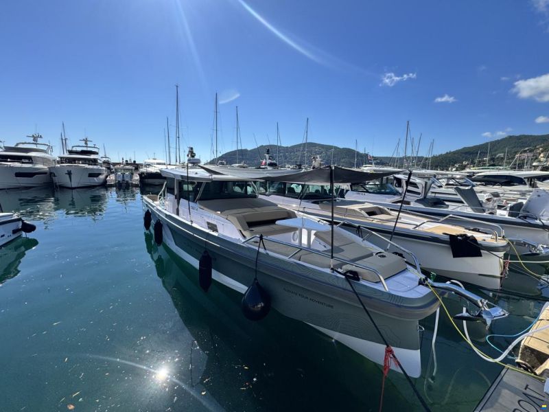 Axopar 38 Cross Cabin