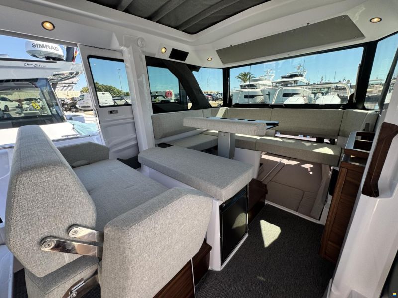 Axopar 38 Cross Cabin