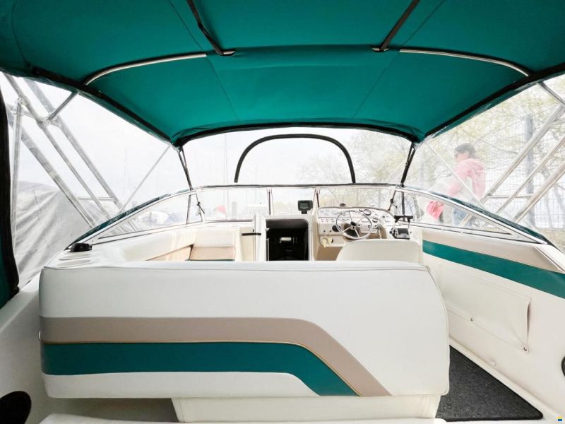 Rinker 280 Fiesta Vee