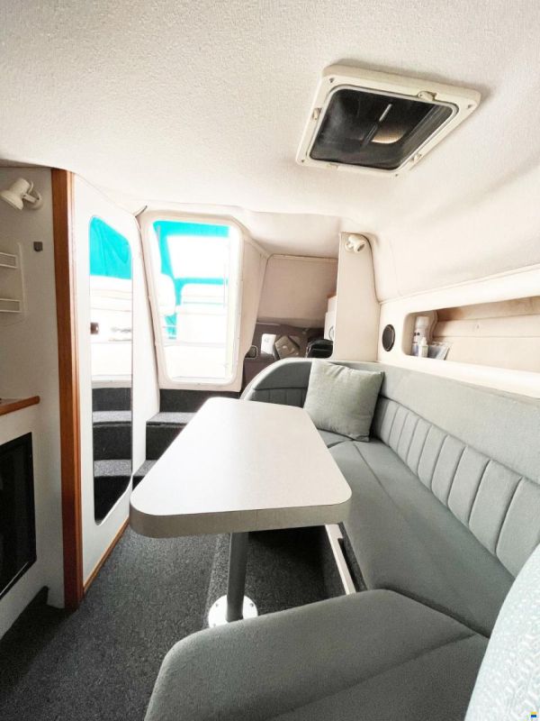 Rinker 280 Fiesta Vee