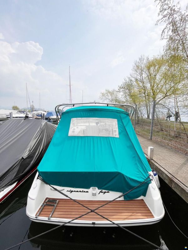 Rinker 280 Fiesta Vee