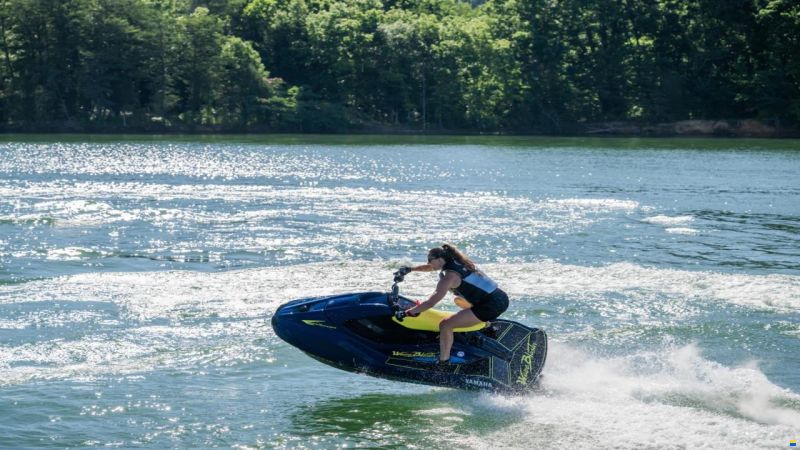 Yamaha WaveRunner WaveBlaster - 2027 Neuheit!