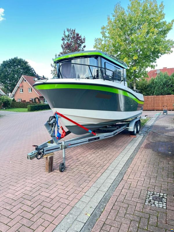 Quicksilver 675 Pilothouse Explorer