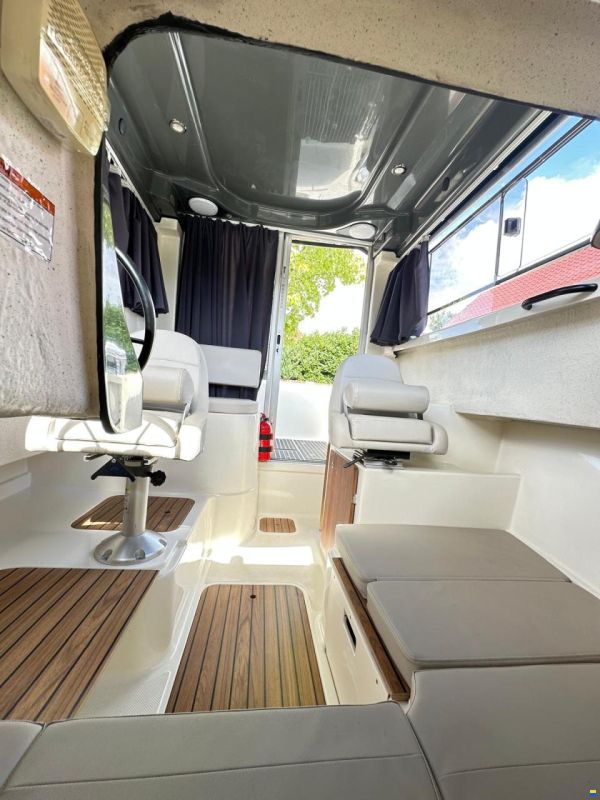 Quicksilver 675 Pilothouse Explorer