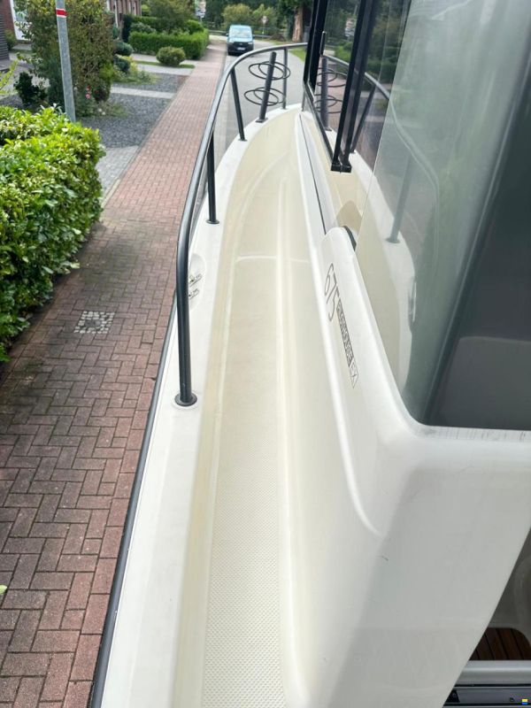 Quicksilver 675 Pilothouse Explorer