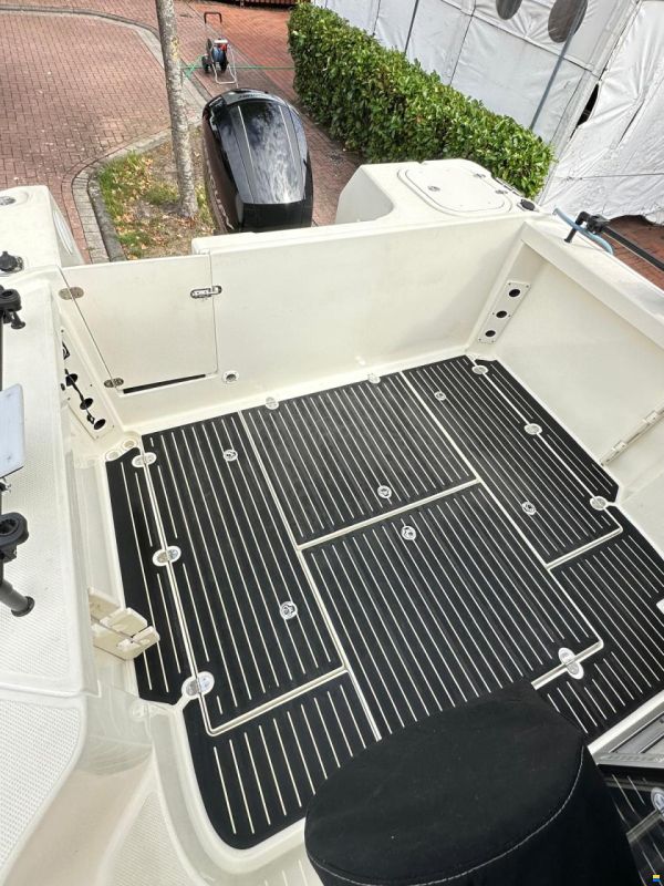 Quicksilver 675 Pilothouse Explorer