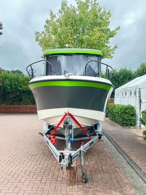 Quicksilver 675 Pilothouse Explorer