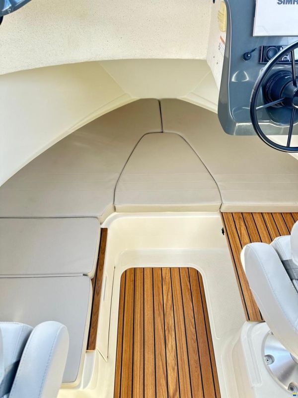 Quicksilver 675 Pilothouse Explorer