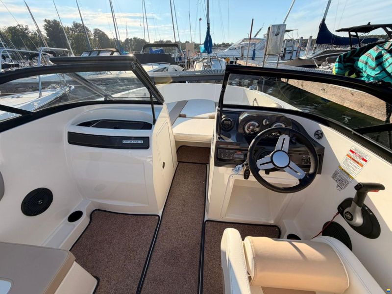 Bayliner VR4