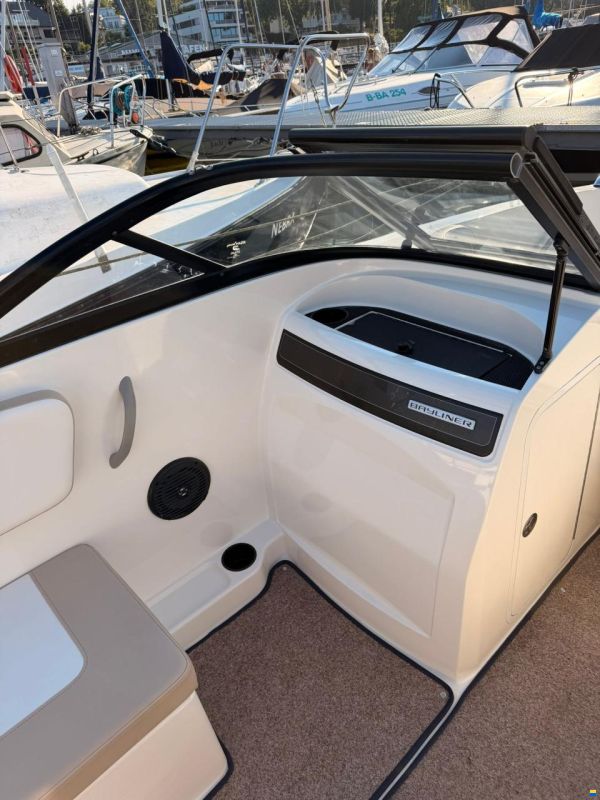 Bayliner VR4