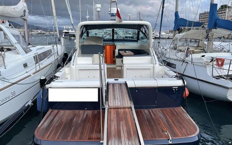 Uniesse 42 Open