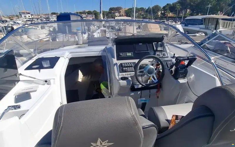 Jeanneau Cap Camarat 9.0 WA