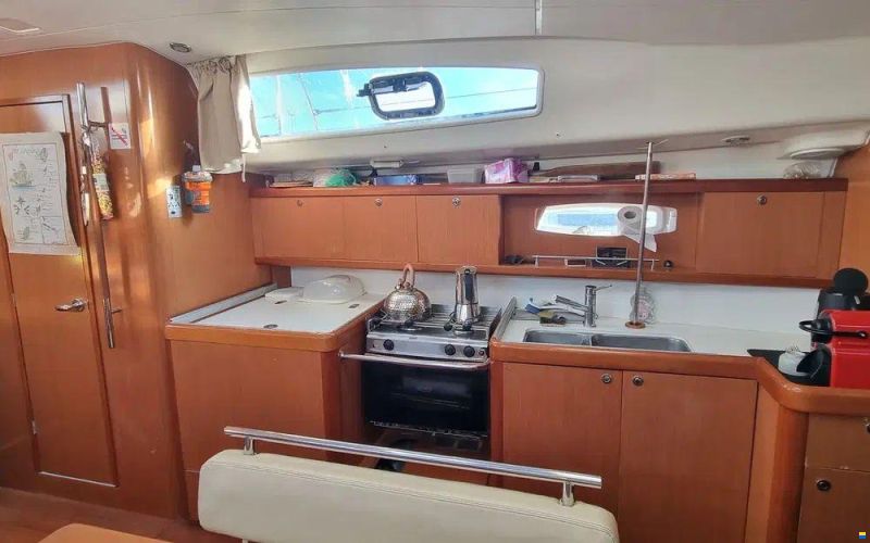 Beneteau Oceanis 43