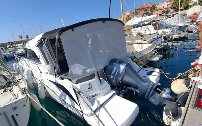 Beneteau Antares 8