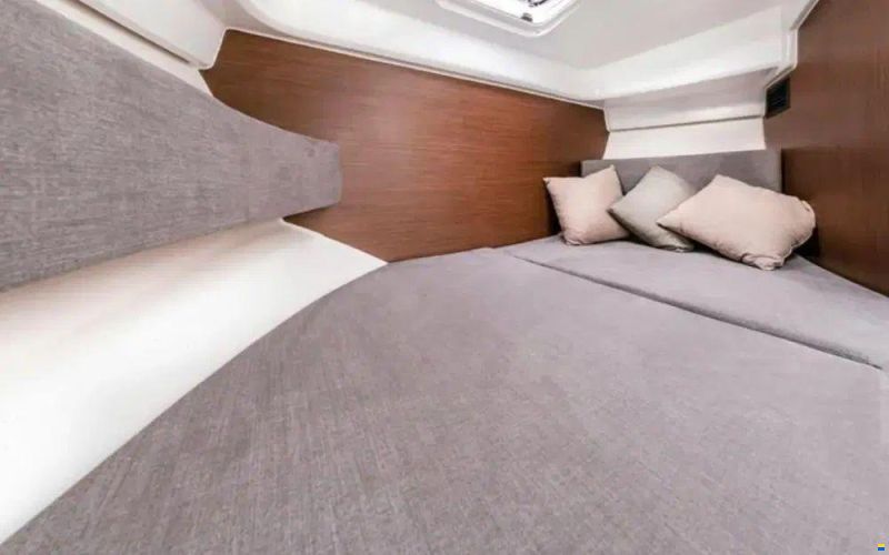 Beneteau Antares 8