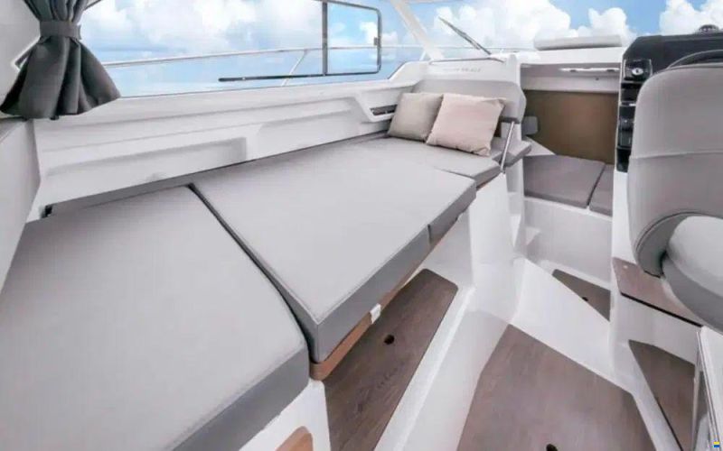Beneteau Antares 8