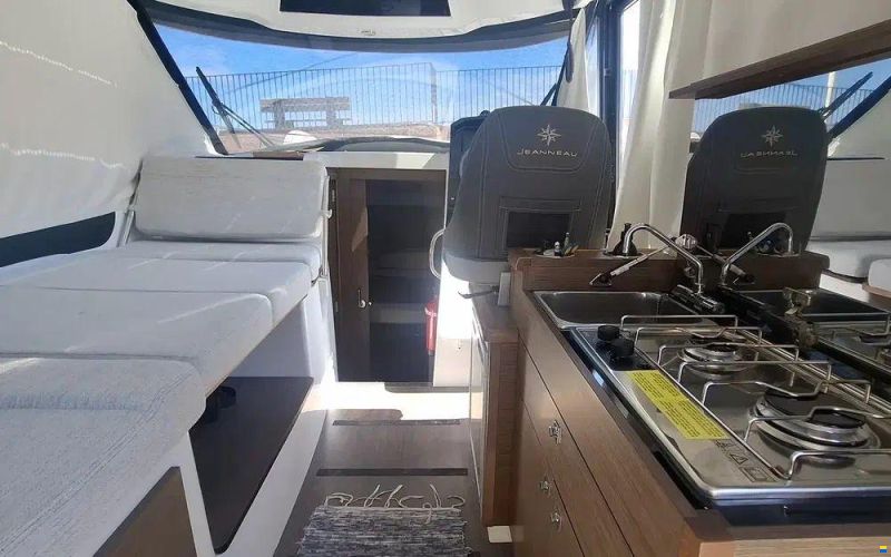 Jeanneau Merry Fisher 895