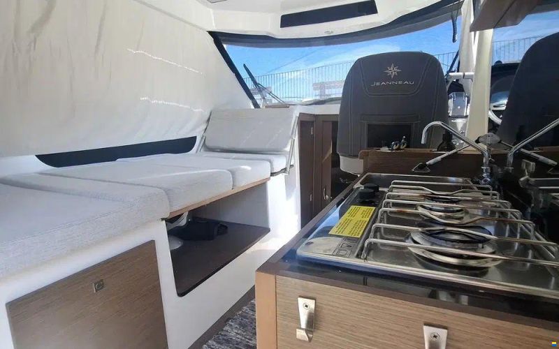 Jeanneau Merry Fisher 895