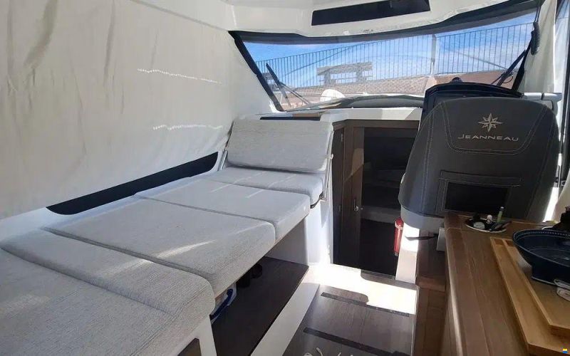 Jeanneau Merry Fisher 895