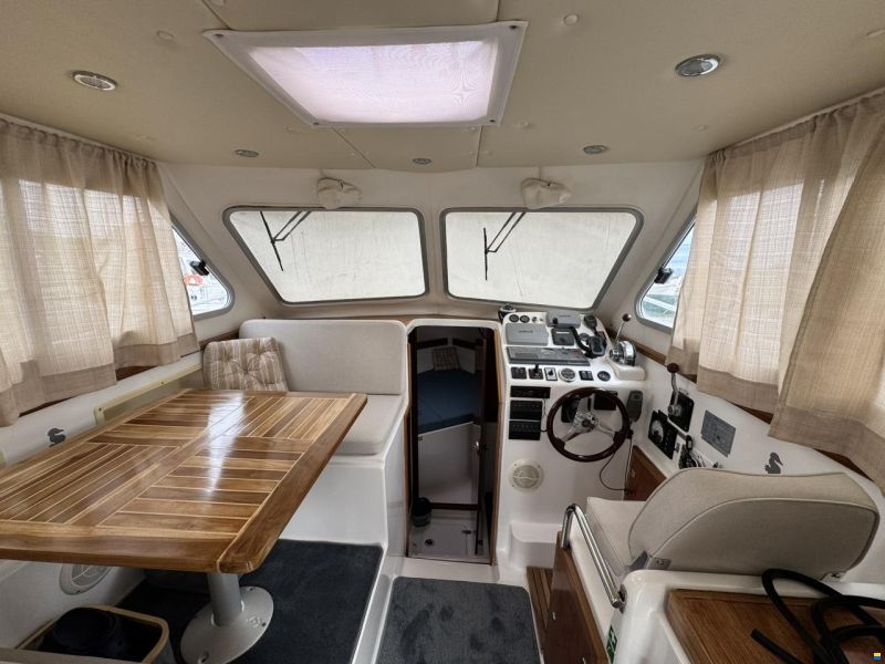 Saronic 880V Cruiser