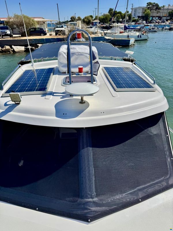 Saronic 880V Cruiser