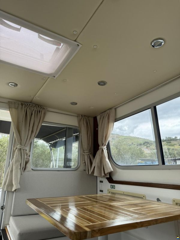 Saronic 880V Cruiser