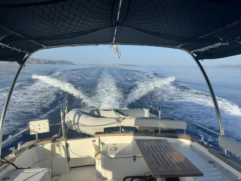 Saronic 880V Cruiser
