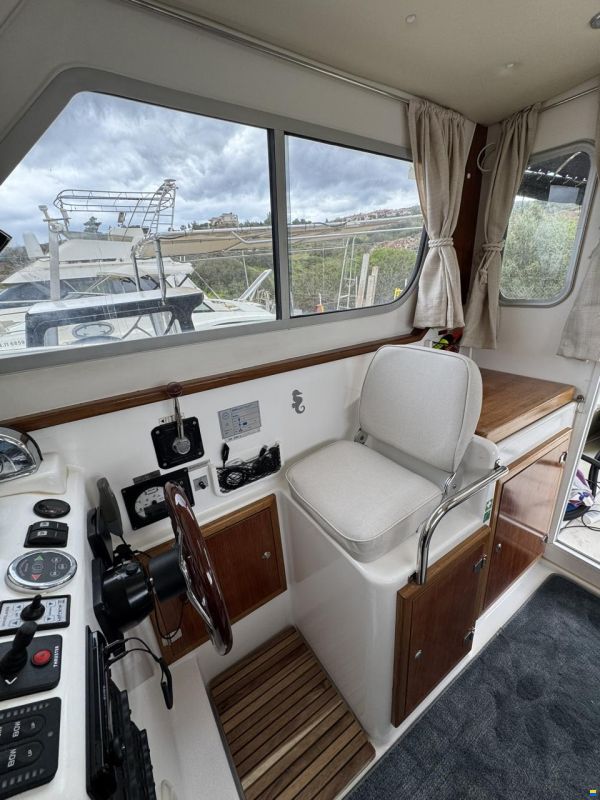 Saronic 880V Cruiser