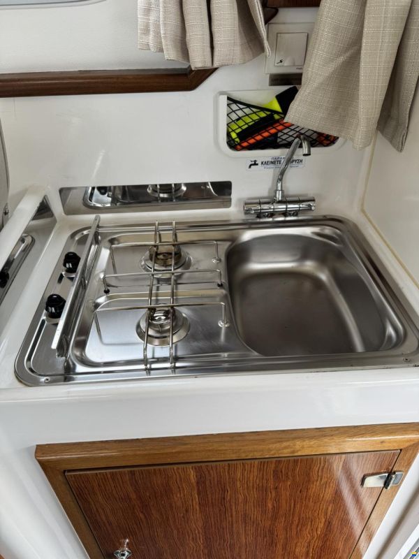Saronic 880V Cruiser