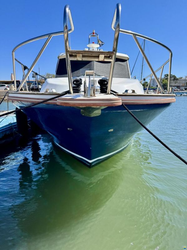 Saronic 880V Cruiser