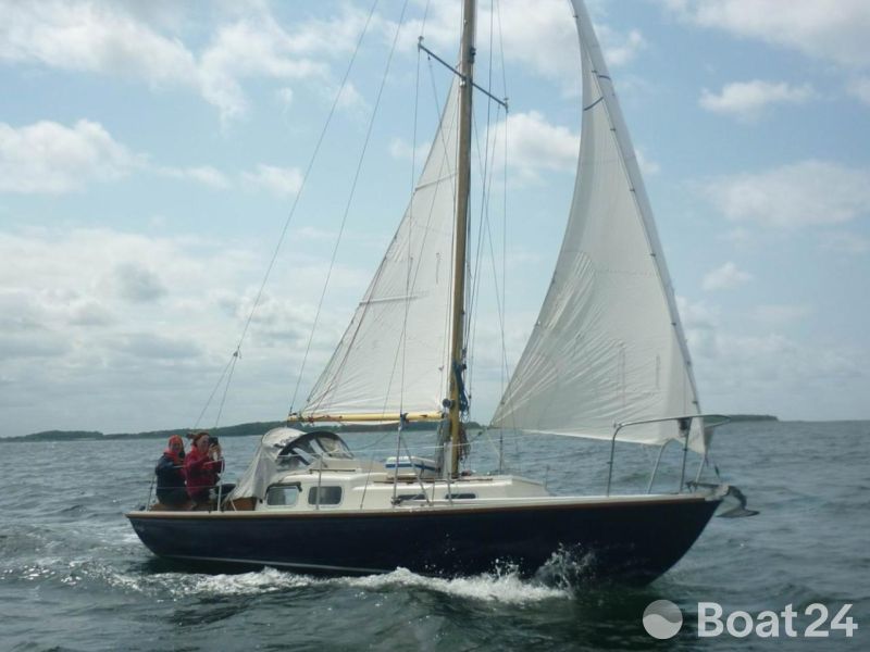 Halcyon 27