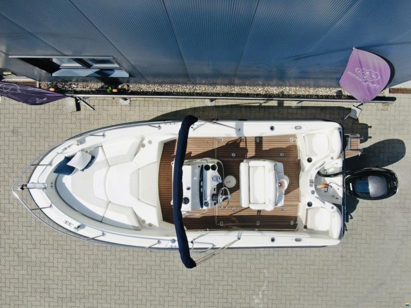 Boston Whaler 21 Outrage