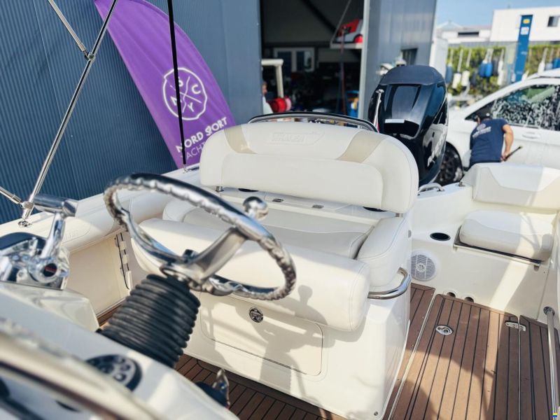 Boston Whaler 21 Outrage