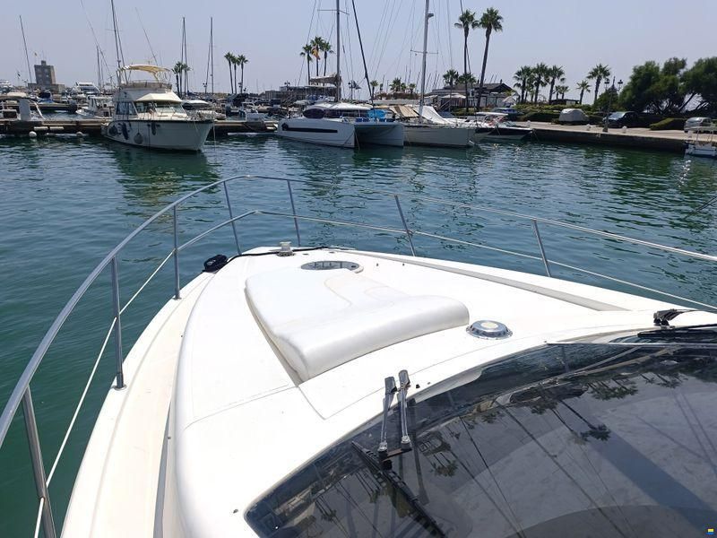 Azimut 46