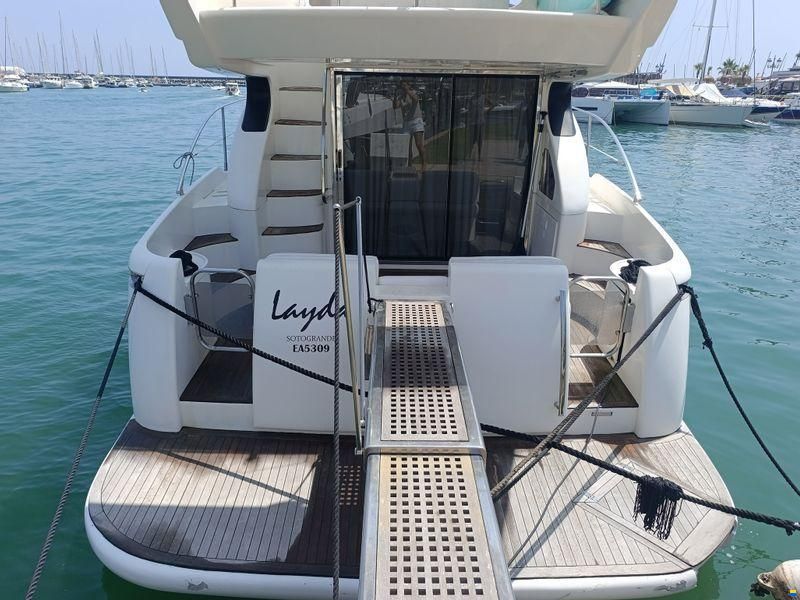 Azimut 46