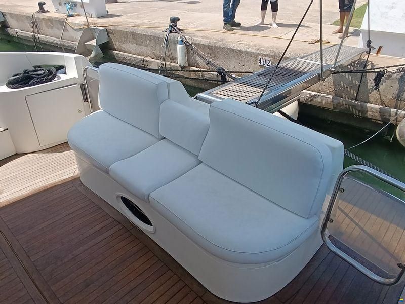 Azimut 46