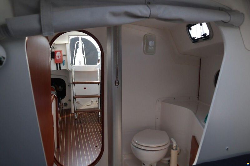J Boats 105