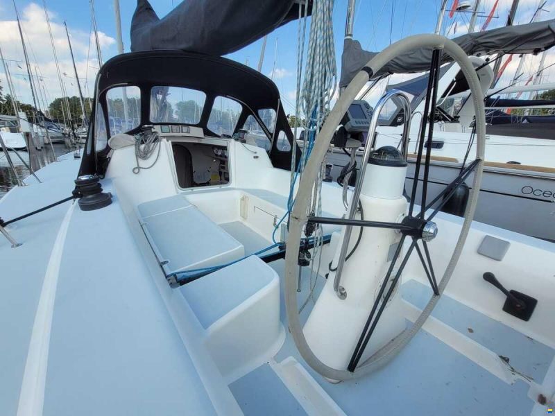 J Boats 105