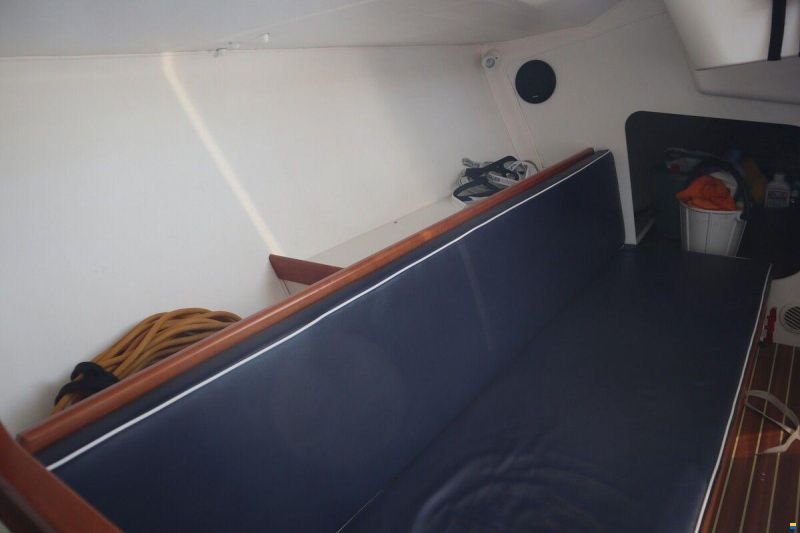 J Boats 105