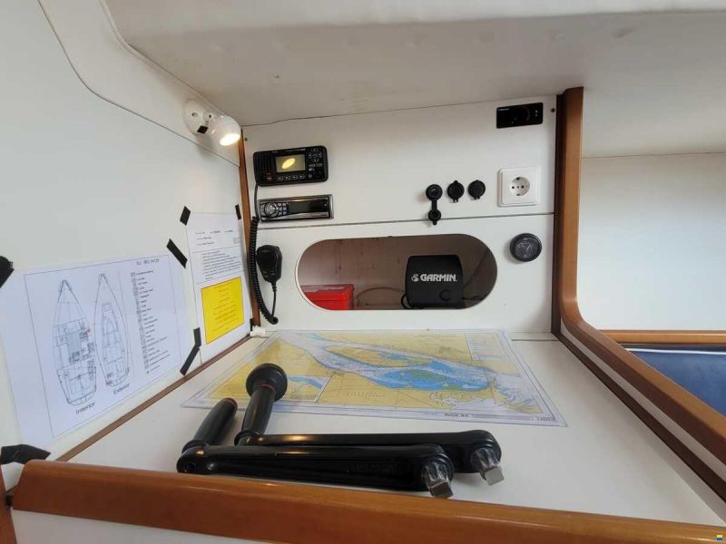 J Boats 105