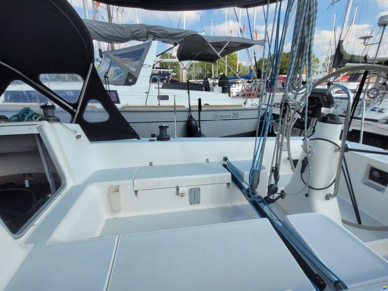 J Boats 105