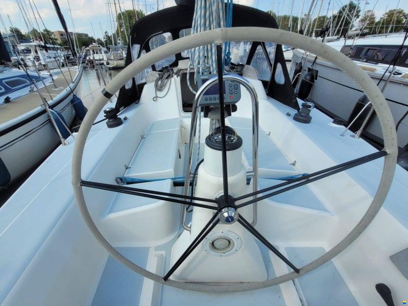 J Boats 105
