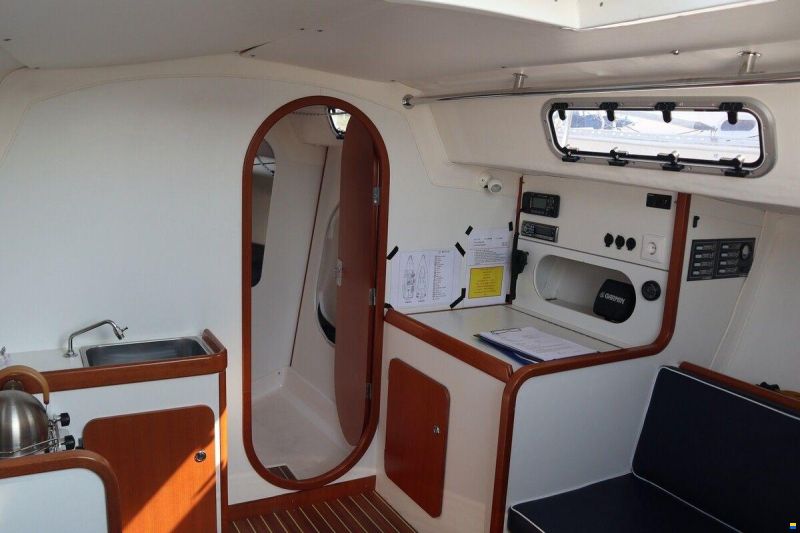 J Boats 105