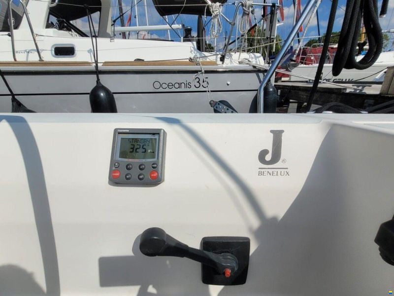 J Boats 105