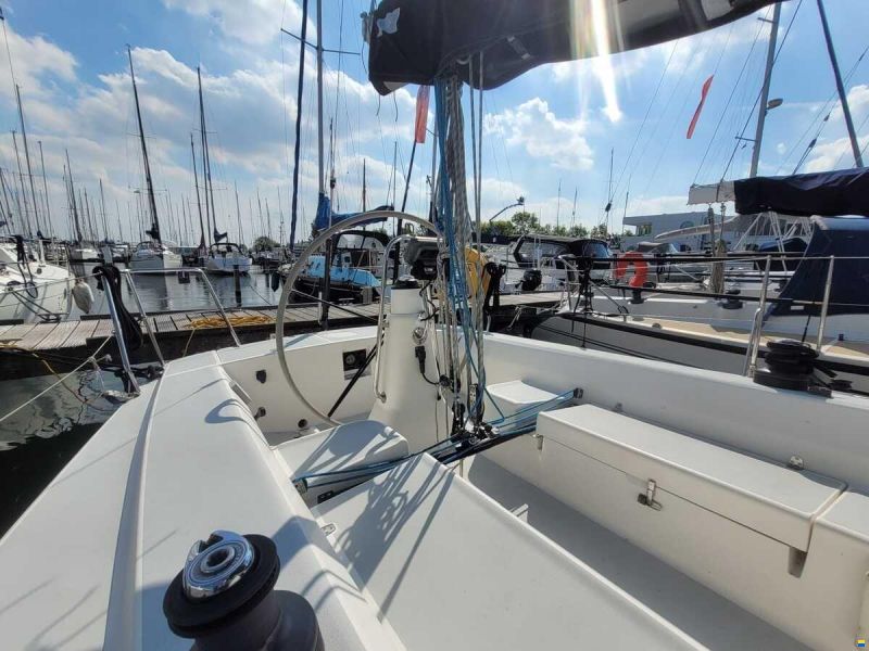 J Boats 105