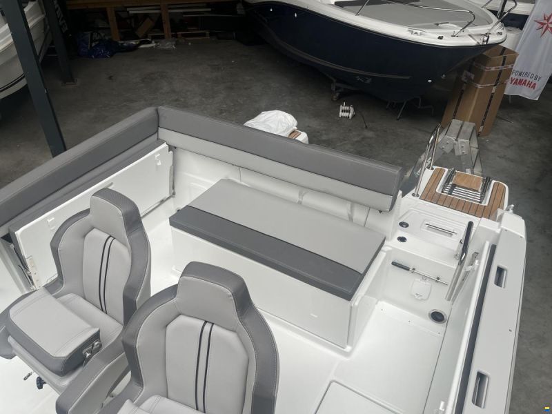 Jeanneau Cap Camarat 6.5 Center Console